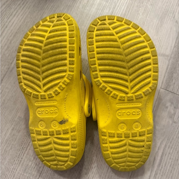 CROCS Vibrant Yellow - Picture 3 of 3